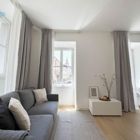 Cavana 3 Tirabora Short Rent Apartment Trieste Bagian luar foto