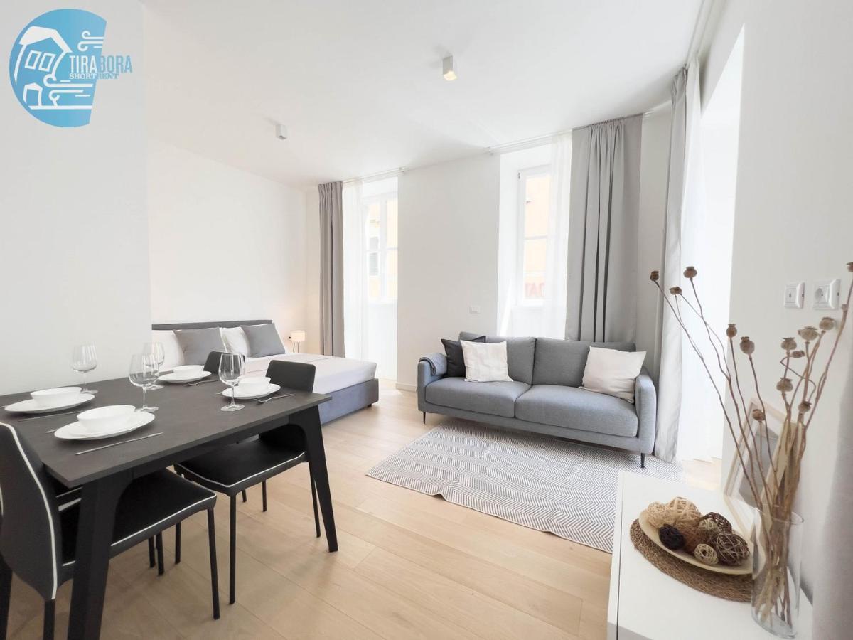 Cavana 3 Tirabora Short Rent Apartment Trieste Bagian luar foto